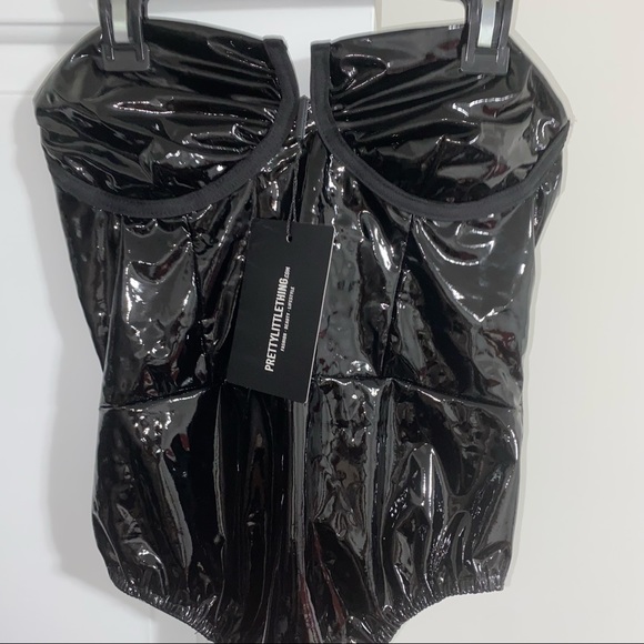 Pretty Little Thing PLT, Black Vinyl Cup Detail Bodysuit - Picture 3 of 7